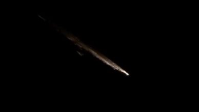 Vídeo mostra o momento que um satélite Russo queima na atmosfera