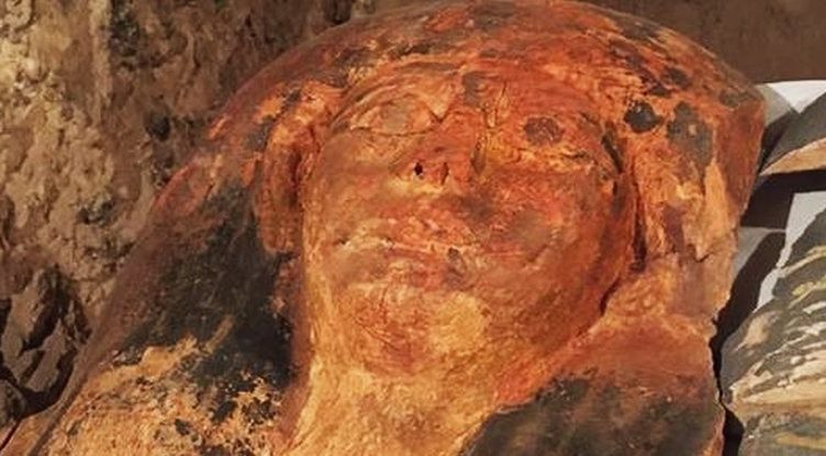 Múmia de 3,5 mil anos é encontrada em tumba esquecida do Egito