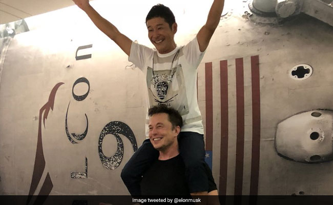 Bilionário japonês será o primeiro turista a viajar até a lua, revela SpaceX