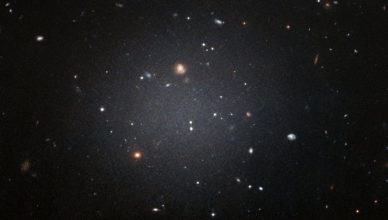 Galáxia sem matéria escura