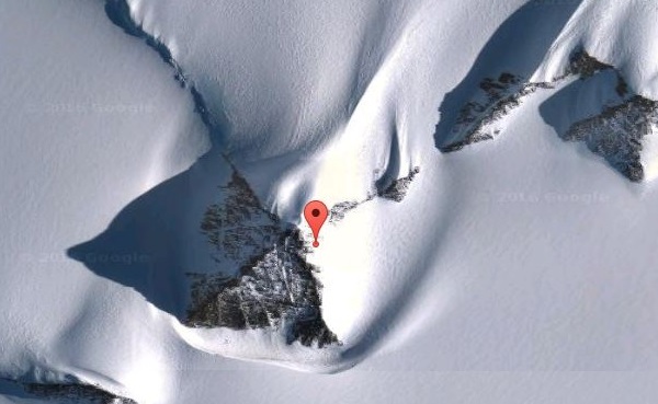 A recém-descoberta Pirâmide da Antártica. Google Earth